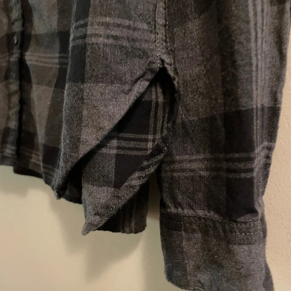 Uniqlo Gray Black Plaid Button Down Long Sleeve Shirt Size Small - Picture 5 of 10